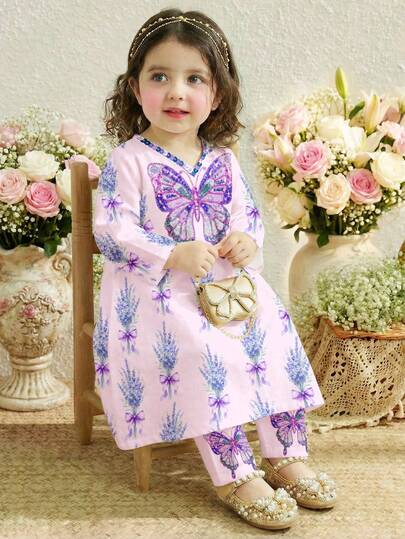 SHEIN Pink Children's Jalabiya With Butterfly Print Pattern, Allowing Children To Shine During Festivals, Lavender Bowknot Floral, Baroque Style Floral Jalabiya, Baby Girls Casual 2-Piece Set, Summer/Autumn Pink Pullover Top And Matching Pants Set