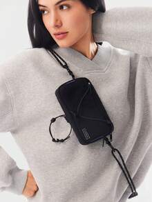 GLOWMODE 0.7升迷你便携防水钥匙扣前袋反光肩带斜挎包腰包，适合秋冬季户外日常活动穿着