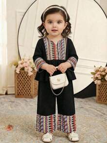 SHEIN 女婴几何印花拼接喇叭袖上衣和裤子休闲套装 - 黑色 - 查看 1