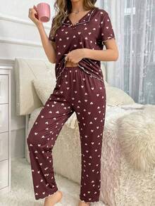 Dream Adore طقم بيجامة بياقة على شكل حرف V وكشكشة وأكمام قصيرة مطبوع عليها قلوب - متعدد الألوان - مشاهدة 4