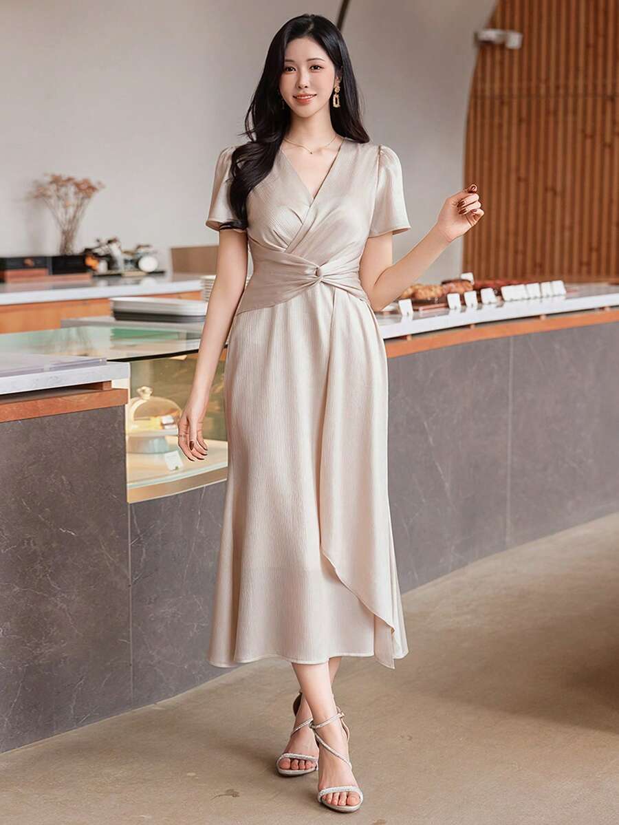 Wynsel 女士优雅纯色V领泡泡袖交叉系带中长连衣裙，夏季婚礼宾客礼服/吊带裙/鸡尾酒裙 - 杏色 - 查看 1