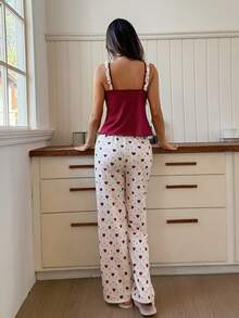 SHEIN 2 pezzi Set pigiama da donna con canotta con volant a contrasto di colore e pantaloni con stampa a pois a forma di cuore - Caffè Marrone - Visualizzare 2