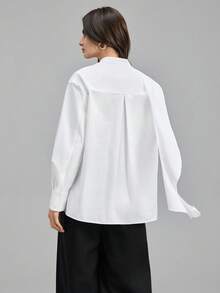 Ontre 女士宽松象牙白仿丝柔软触感面料衬衫，立领、落肩、长袖，不对称荷叶边领口设计，现代都市时尚商务休闲办公装，高品质机场、邮轮、婚礼宾客着装，简约优雅的中东风情百搭上衣 - 白色 - 查看 3