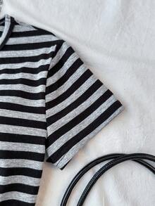 少女黑色和灰色条纹圆领短袖修身露脐T恤 - 黑色 - 查看 7