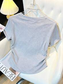 Resyla Embroidered Pattern V-Neck T-Shirt, Fashionable & Minimalist, A Great Gift For Friends - Light Grey - View 2