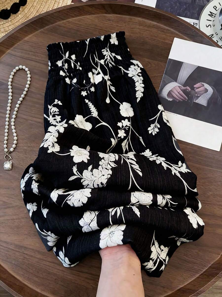 DreamSkyne Celana Wanita Ukuran Besar Motif Bunga Kecil Prancis Kasual Serbaguna - Hitam - View 1