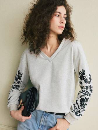 Écloséra New V-Neck Long Sleeve Women Sweatshirt With White Ink Painting Design