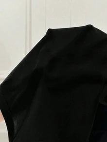 SHEIN MOD 方领镶钻黑色宽肩带无袖休闲修身背心，女士露脐上衣 - 黑色 - 查看 7