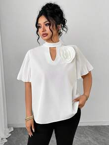 SHEIN Elenzya 大码女式梭织常规早春优雅约会/通勤碎花半袖褶皱白色衬衫 - 白色 - 查看 4