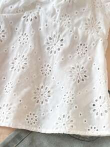 SHEIN Maglietta casual minimalista comoda con ricamo EMB e cinturino posteriore a maniche corte bianca tinta unita per ragazze pre-adolescenti - Bianco - Visualizzare 3