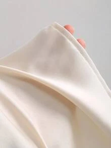 SHEIN Unity Phong cách Pháp thanh lịch, lãng mạn, cổ điển, sang trọng, đa năng, tôn dáng, kiểu đuôi cá, cao cấp, trẻ trung, phù hợp đi làm, công sở, hẹn hò, mua sắm, ở nhà, giờ nghỉ giải , thư giãn. Tay áo bồng, cổ chữ V, nơ ren, cài nút, chất liệu satin màu mơ. Áo cardigan nữ, thích hợp cho mùa xuân/hè/thu. - Màu be - Xem 6