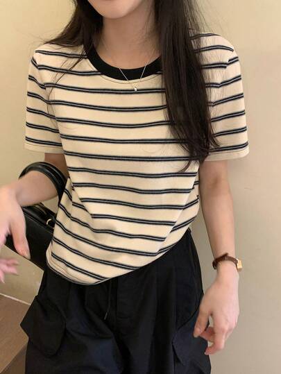 DAZY Camiseta de manga corta casual de estilo coreano con cuello redondo y rayas para mujer, de verano