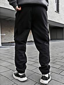 Artur Kramer 男士翻盖口袋侧抽绳腰工装裤，秋季 - 黑色 - 查看 2