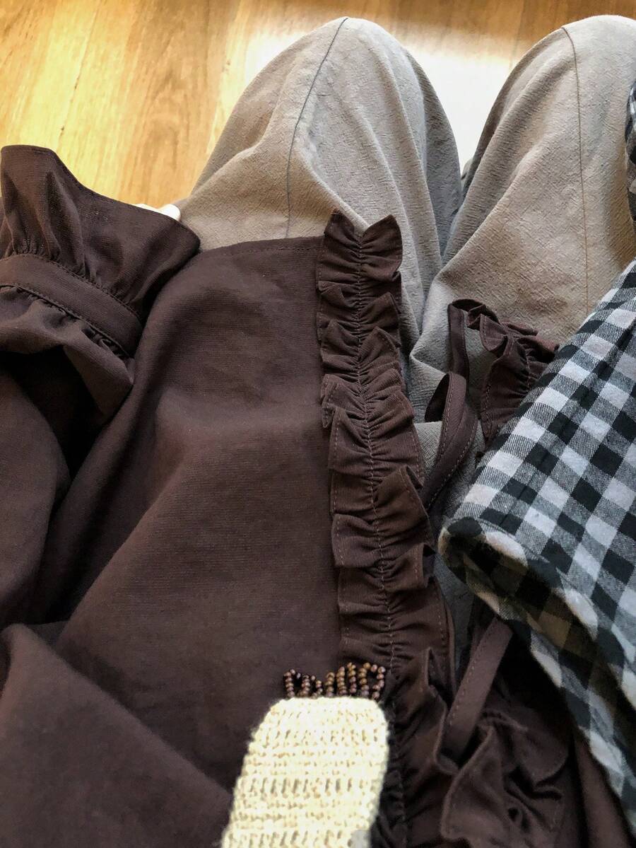 FRIFUL 女款純色休閒寬鬆襯衫，綁帶袖口與荷葉邊飾，適合春夏校園穿著 - 棕色 - 查看 1