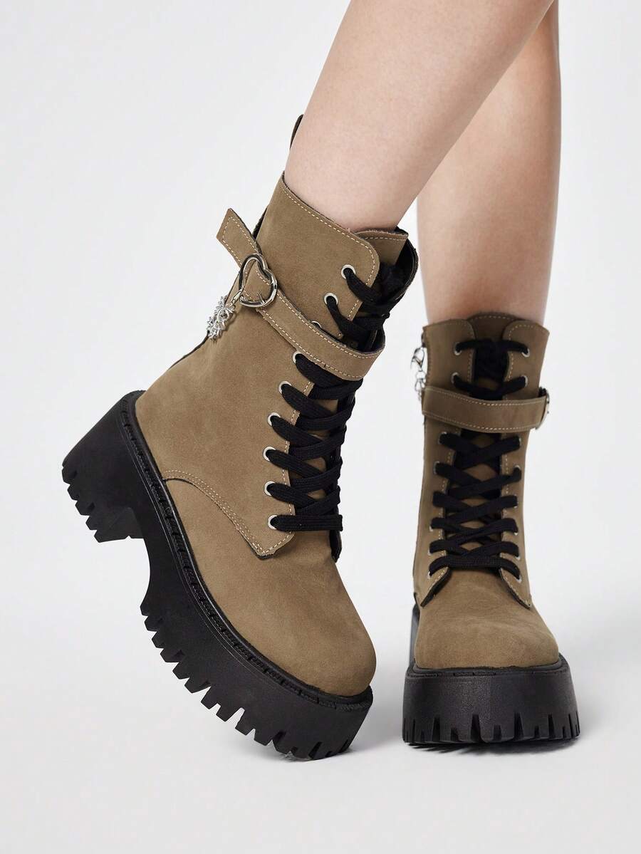 ROMWE Grunge Punk Botas femininas estilo punk gótico rock escuro com cadarço, cano curto com plataforma e sola grossa, perfeitas para o Natal e o Dia dos Namorados. - Camurça cáqui - Ver 1