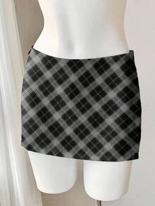Comfortcana Women's Summer Fashion Plaid Mini Skirt - Black and White - View 3
