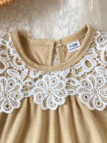 女婴优雅简约黄绿色竹纤维针织面料领口蕾丝边圆领褶皱下摆短袖上衣和裤子休闲套装 - 黃色 - 查看 7