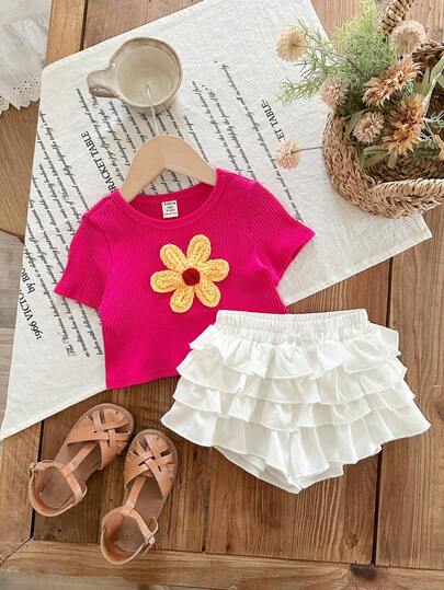 SHEIN This 2-Piece Baby Girl Set Features A Cute And Versatile Rose-Red Short-Sleeved Top And White Skirt/Pants With Floral Embellishments. Including Birthday Parties, Evening Parties, Performances, Weddings, Baptisms, School Opening Ceremonies, Indoor And Outdoor Events, Everyday Activities, Sports, Play, Parties, Photo Shoots, Vacations, And Holidays. It's Also Suitable For Spring And Summer.