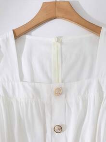 SHEIN Franclia Bộ áo liền quần nữ, bộ áo liền quần ngắn tay nữ, bộ áo liền quần cổ vuông tay ngắn phối màu hồng/trắng cho ngày Valentine, thiết kế cúc hình chữ Hán, cạp chun điều chỉnh được với họa tiết hoa cúc, dáng ôm, quần ống đứng xòe rộng dáng chữ A, thanh lịch và đa năng cho trang phục công sở hàng ngày, phong cách đường phố và trang phục thường ngày. Bộ đồ nữ, trang phục mùa hè nữ, bộ đồ ngắn cho nữ, trang phục thanh lịch, quần áo cỡ nhỏ XXS cho phụ nữ. - Nhiều màu - Xem 3