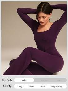 GLOWMODE FeatherFit™-Air 防晒无褶皱轻盈方领露背长袖喇叭裤连体衣，带拇指孔，适合日常休闲穿着，低冲击力，可拆卸胸垫 - Bold Plum - 查看 7