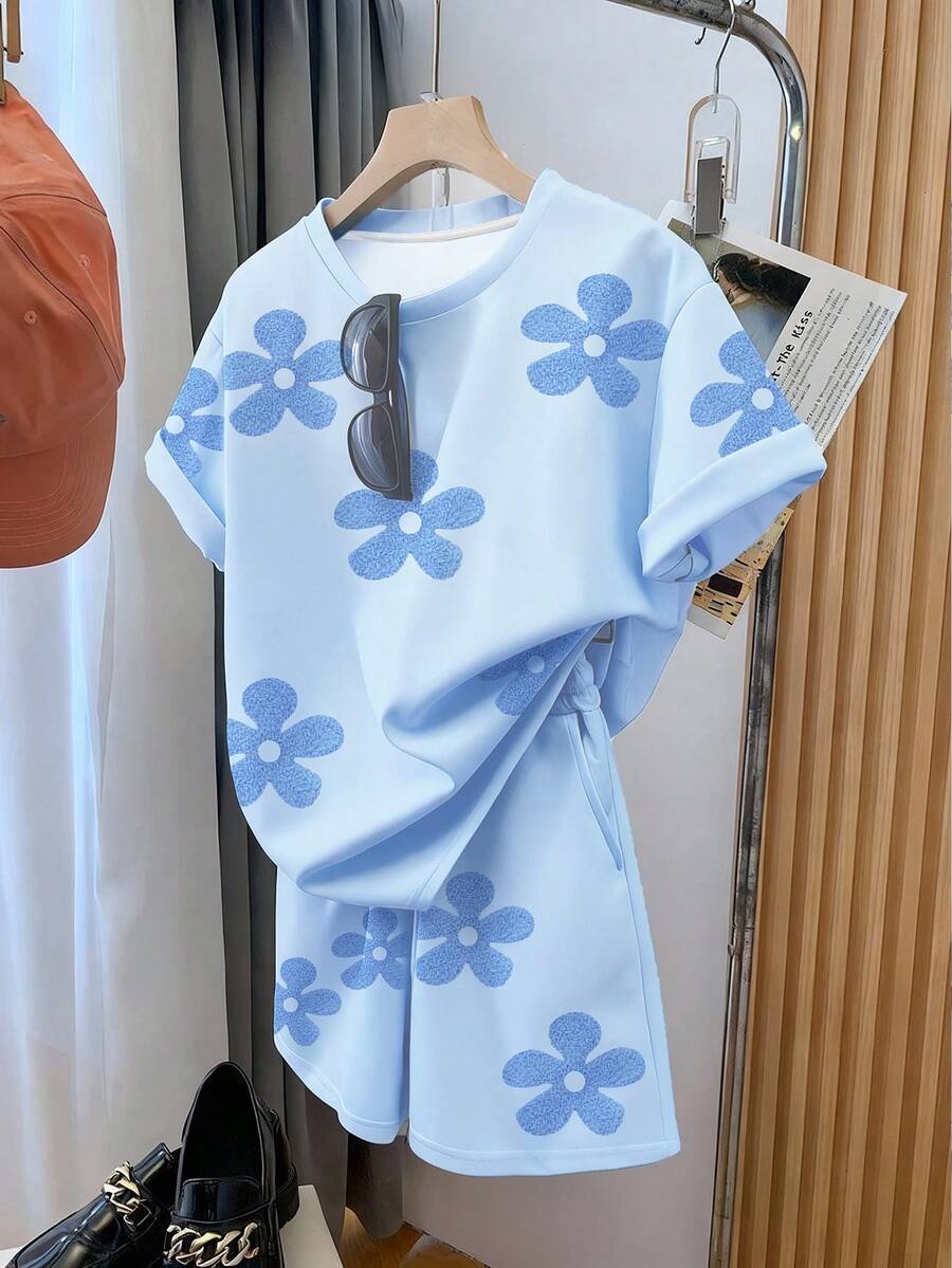 Resyla 2pcs Floral Digital Print Casual Round Neck Short Sleeve Top And Shorts Set, Gift For Friends - Multicolor - View 1