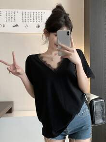 DAZY Áo thun nữ tay ngắn họa tiết ren vá màu trơn đơn giản - màu đen - Xem 6