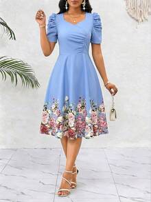 SHEIN Lady Đầm suông xếp ly cổ tim họa tiết hoa màu xanh thanh lịch - Màu xanh lam - Xem 3