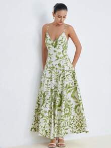 Frievida 白色底绿色复古度假竹结亚麻质感轻薄透明随机印花吊带裙，做工精细，喇叭裙摆设计，浪漫裙边，精致印花工艺，波西米亚自然风，适合夏季度假、海滩、派对、野餐、休闲外出等场合。 - 彩色 - 查看 3