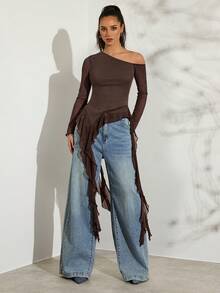 SHEIN Glamour 女士休闲摩卡棕色长袖T恤，不对称领口和荷叶边下摆细节，纯色不对称领荷叶边下摆修身长袖T恤，单肩上衣，单袖流苏上衣，巧克力棕色女士上衣，适合海滩度假和夏季穿着。 - 摩卡棕 - 查看 6