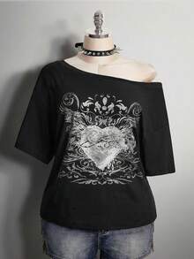 SHEIN ICON Camiseta Assimétrica de Ombro Larga com Estampa de Coração Punk GRUNGE para Mulheres Plus Size - Preto - Visão 1