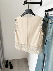 Serisse Áo vest nữ 100% cotton màu trơn phối ren, kiểu dáng Pháp mùa hè, cổ chữ V, chất liệu 100% cotton, viền ren, chất liệu lưới rỗng, thoáng mát và ngọt ngào, thích hợp cho đi làm và mặc thường ngày, tối giản, đa năng cho công sở hoặc dự tiệc, áo ren, mùa hè, áo mùa hè, ngày Valentine, trang phục lễ hội cho nữ, đi biển, áo đi chơi, áo kiểu nữ thanh lịch, áo kiểu thường ngày cho nữ - Màu be - Xem 4