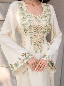 Yasmyna Áo choàng dài tay xòe, thắt eo bên hông, trang nhã, thêu và đính sequin, thích hợp cho các sự kiện trang trọng. - Màu be - Xem 3