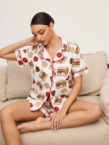 MTV | SHEIN Conjunto de pijama de top de manga corta con botones delanteros y pantalones cortos con estampado de dibujos animados para mujer - Blanco - Ver 8