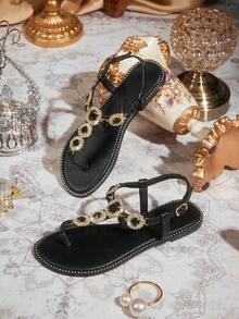 CUCCOO TILAWA Women's Vacation Beach Casual Fashion Rhinestone Flat Sandals - Black - View 1
