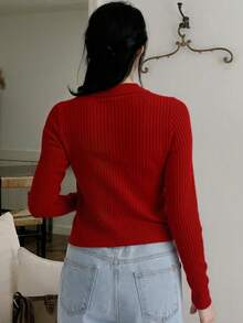 Suéter de Punto para Mujer - Cuello de Camisa, Tejido de Rib y Detalle de Volante - Burdeos - Ver 2