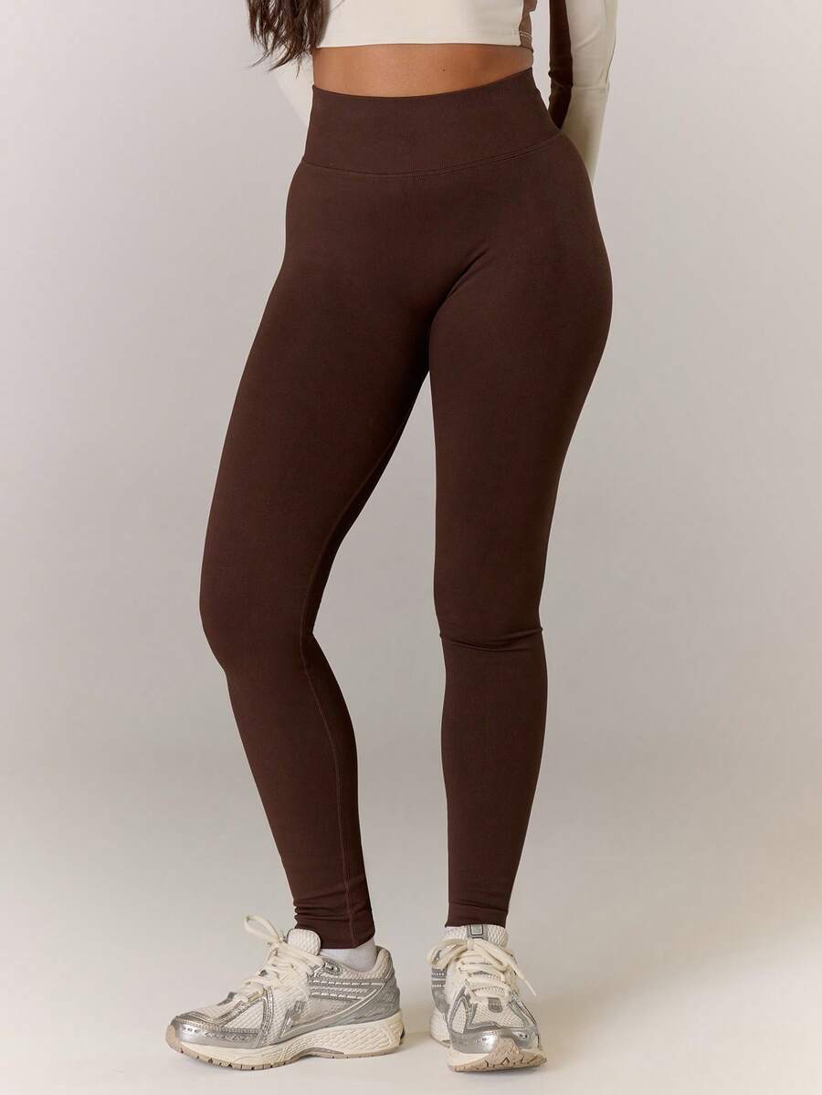 Musera Sport 运动无缝塑形提臀紧身裤套装(仅下装)适合运动健身锻炼休闲穿着 - 巧克力棕 - 查看 1