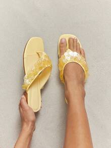 SHUZIA Sandal đế bằng kiểu xỏ ngón thoải mái, thường ngày dành cho nữ, hiệu Waverly Shell. - Màu vàng - Xem 2