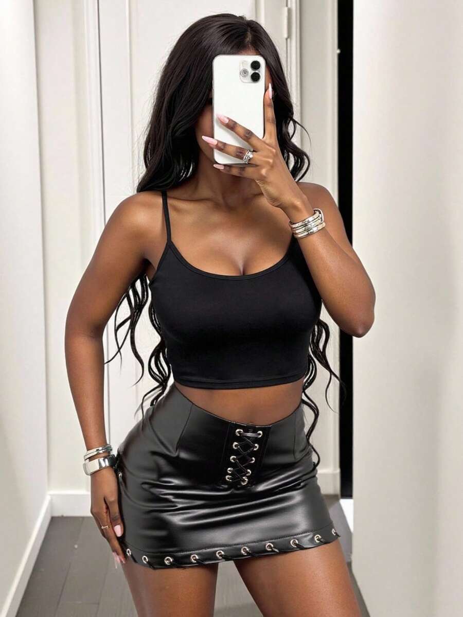 SHEIN Glamour Váy mini ôm sát thời trang bằng da PU có khoen thắt eo trơn màu dành cho nữ - màu đen - Xem 1