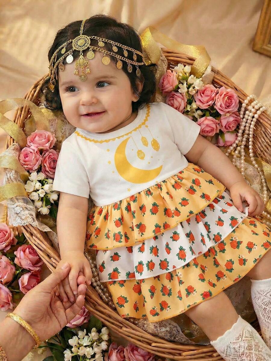 SHEIN Gaun Bayi Perempuan Baru Lahir Musim Panas yang Lucu Motif Bulan Sabit dan Lentera Bintang Timur Tengah, Gaun Berlapis Ruffle, Pakaian Arab Bermotif Bunga Merah untuk Tamu Pernikahan - MultiWarna - View 1