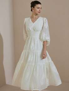 Aveloria Rosie Đầm nghỉ dưỡng sang trọng, thanh lịch, tinh tế, thêu họa tiết cầu kỳ, cổ chữ V, phối ren, tay phồng, ôm eo, dáng chữ A nhiều lớp. - Màu be - Xem 1