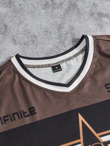 Manfinity ZONE917 Set bărbătesc cu tricou și pantaloni scurți cu decolteu în V, la modă pentru ținute de vară, format din 2 piese - Multicolor - Vizualizare 3