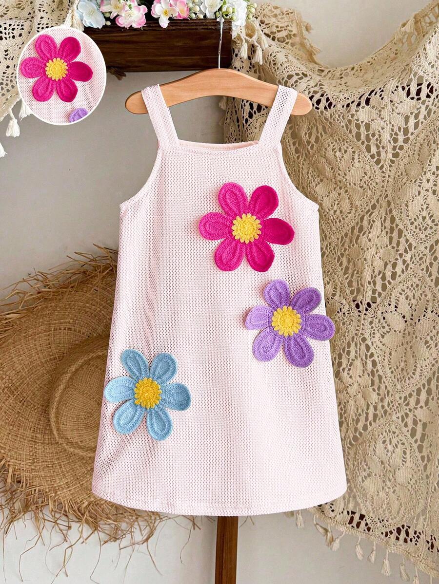 SHEIN 女童休闲彩色钩针3D立体花朵镂空无袖针织连衣裙,适合海滩、度假、休闲穿着。女童花朵连衣裙,女童无袖连衣裙,儿童休闲A字无袖连衣裙,小女孩花朵连衣裙,女童3D花朵连衣裙,女童花卉无袖连衣裙 - 粉色 - 查看 1