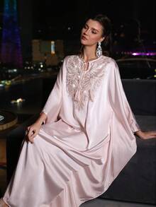 SHEIN Najma Áo Kaftan Thổ Nhĩ Kỳ và áo choàng truyền thống Ả Rập dành cho nữ, cổ tròn, tua rua, thắt nơ, đính cườm, tay dài, chất liệu satin, dáng xòe. - Hồng - Xem 2