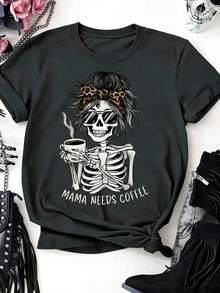 EMERY ROSE Camiseta de manga corta con cuello redondo y estampado gráfico de calavera y eslogan de café, talla grande - Gris Oscuro - Ver 3