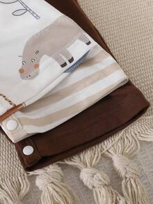 SHEIN Playful Pals Bộ 3 món áo liền quần cho bé trai, họa tiết dễ thương + kẻ sọc + màu trơn, mềm mại và thoải mái, thích hợp mặc ở nhà, chơi thể thao ngoài trời và dự tiệc. - Màu Khaki - Xem 3