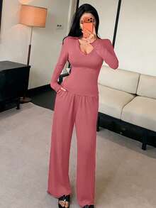 DAZY 两件套纯色舒适针织修身长袖V领T恤和直筒长睡裤女士睡衣套装 - 粉色 - 查看 4