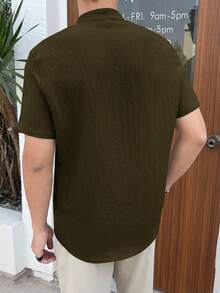 HIMLAND 男士夏季梭织休闲纯色前开襟短袖衬衫 - 軍綠色 - 查看 2