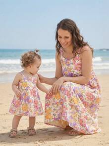 1件女婴6个月-2-3岁碎花彩色图案无袖撞色连衣裙，轻薄面料，清新风格吊带裙，适合春夏外出穿着 - 彩色 - 查看 3