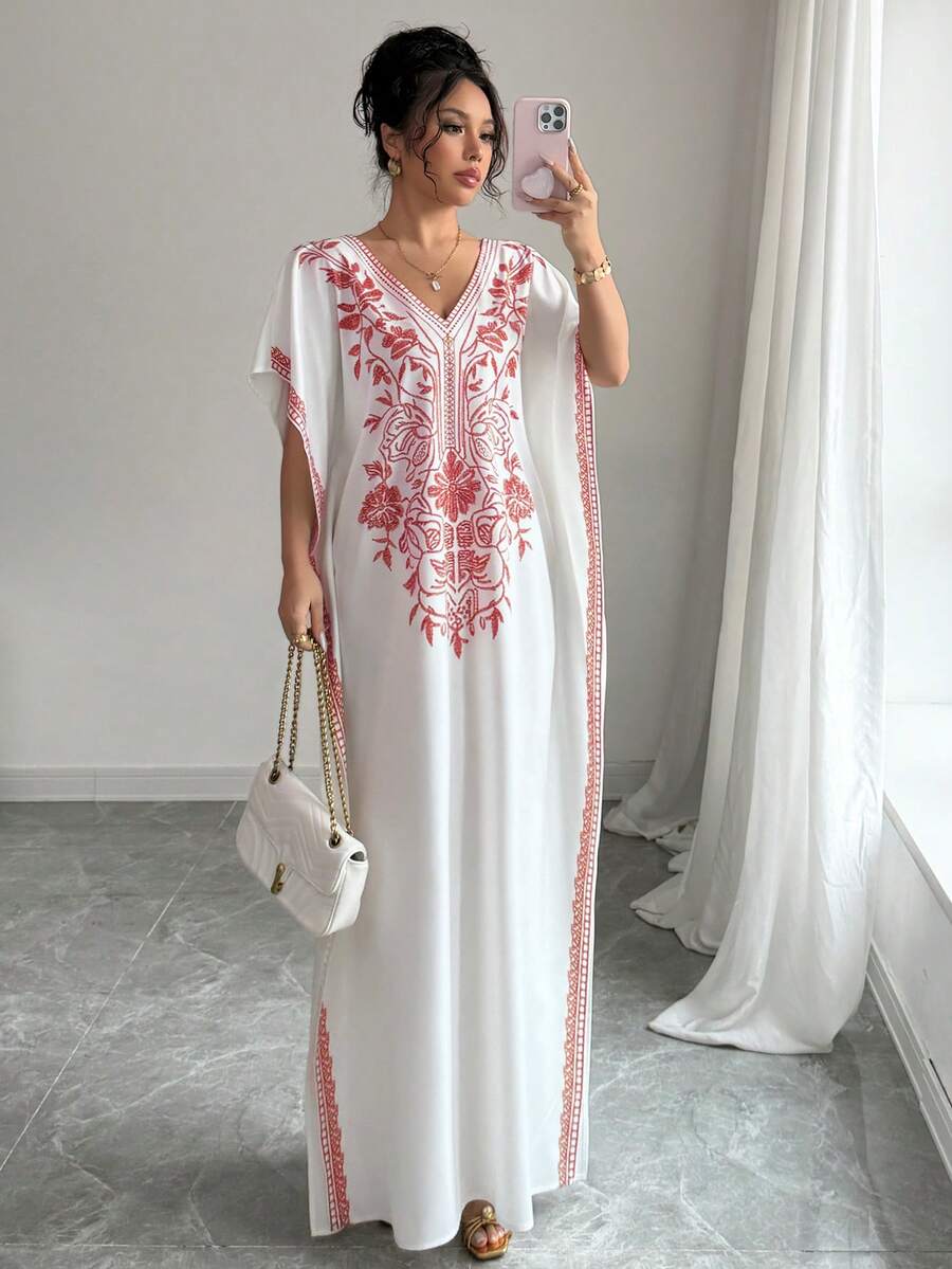 Rafferiza Gaun Maxi Kaftan Wanita Motif Tanaman Merah Sederhana dengan Leher V Dalam, Lengan Pendek Model Batwing, dan Detail Belahan Samping - Merah - View 1