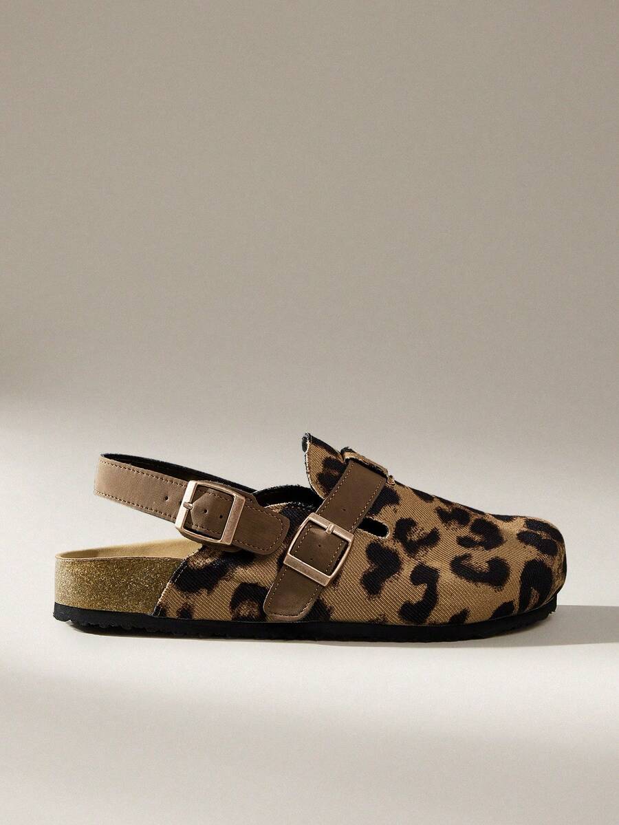 Solecia New Spring/Autumn Women Slip-On Thick Soled Closed Toe Mule Shoes For Christmas - Brown - View 1